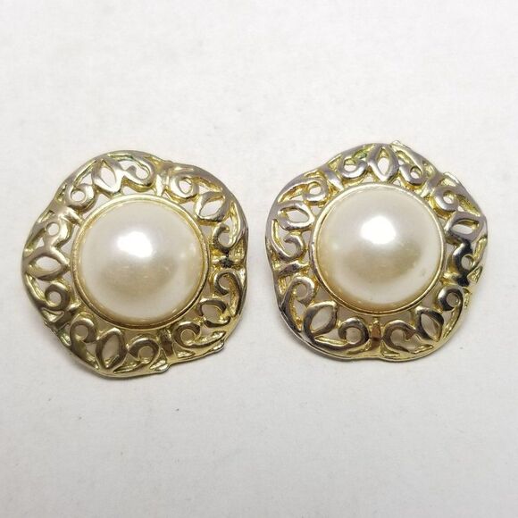 Vintage Faux Pearl and Gold Tone Stud Earrings, Retro 80s 90s Style Filigree - Picture 1 of 6